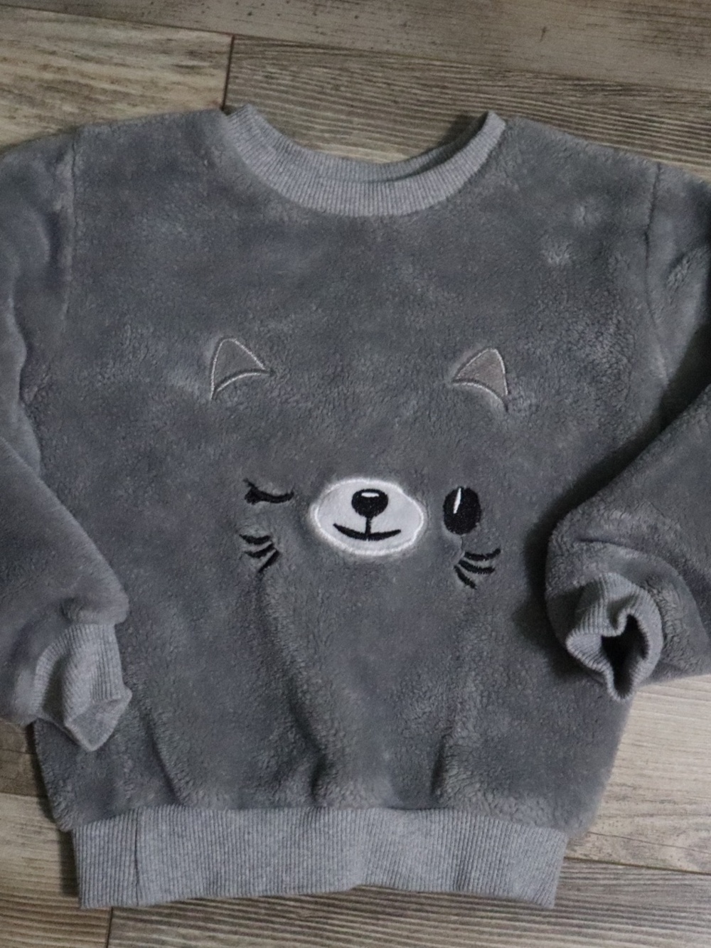 Sweatshirt